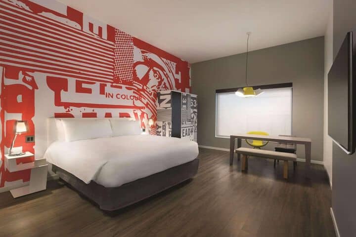 Room 8 of 36